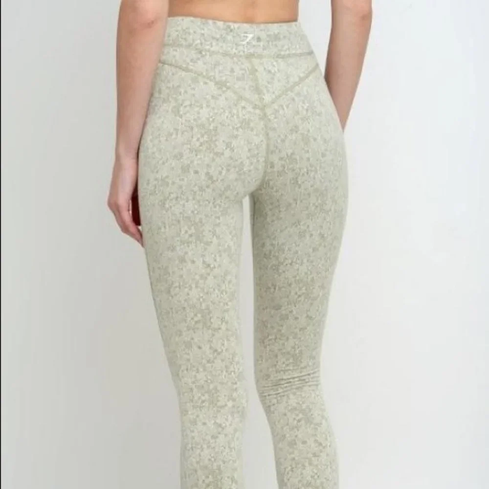 GYMSHARK | Fleur Texture Leggings M - Picture 10 of 11